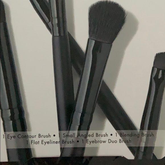 2 NWT makeup brush sets - Picture 2 of 8